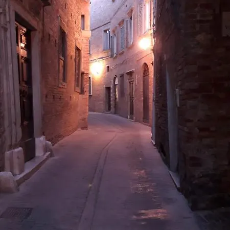 Tipico In Centro Storico Daire Urbino