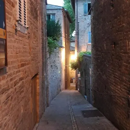 Tipico In Centro Storico * Urbino